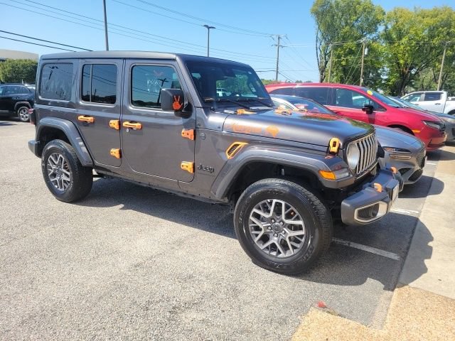 Used 2025 Jeep Wrangler Unlimited Sahara AWD/4WD image 1
