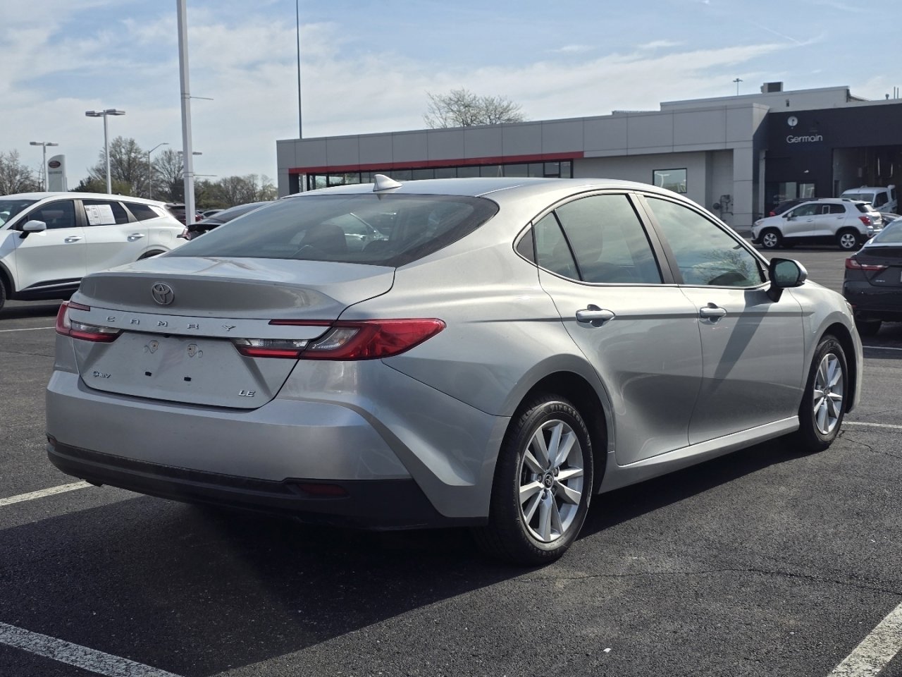 Used 2025 Toyota Camry LE image 7