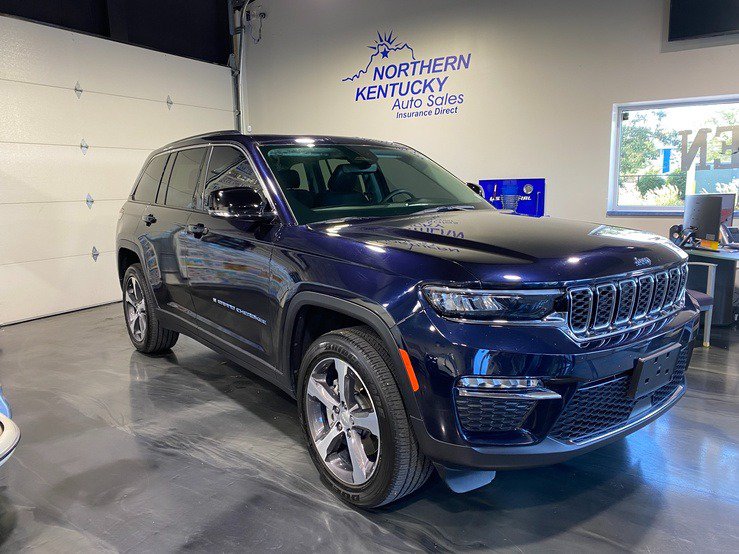 Used 2024 Jeep Grand Cherokee Limited 4xe w/ Trailer Tow Package AWD/4WD image 1