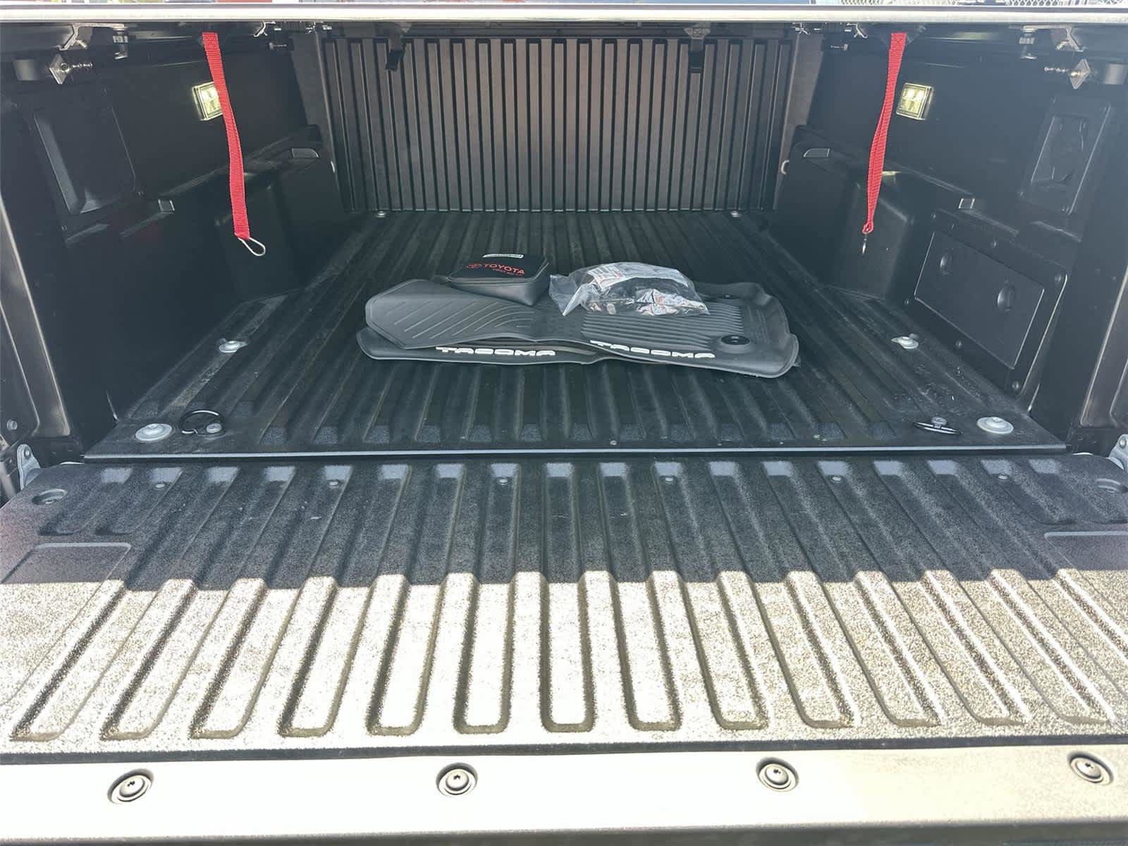 Used 2025 Toyota Tacoma TRD Off-Road AWD/4WD image 21