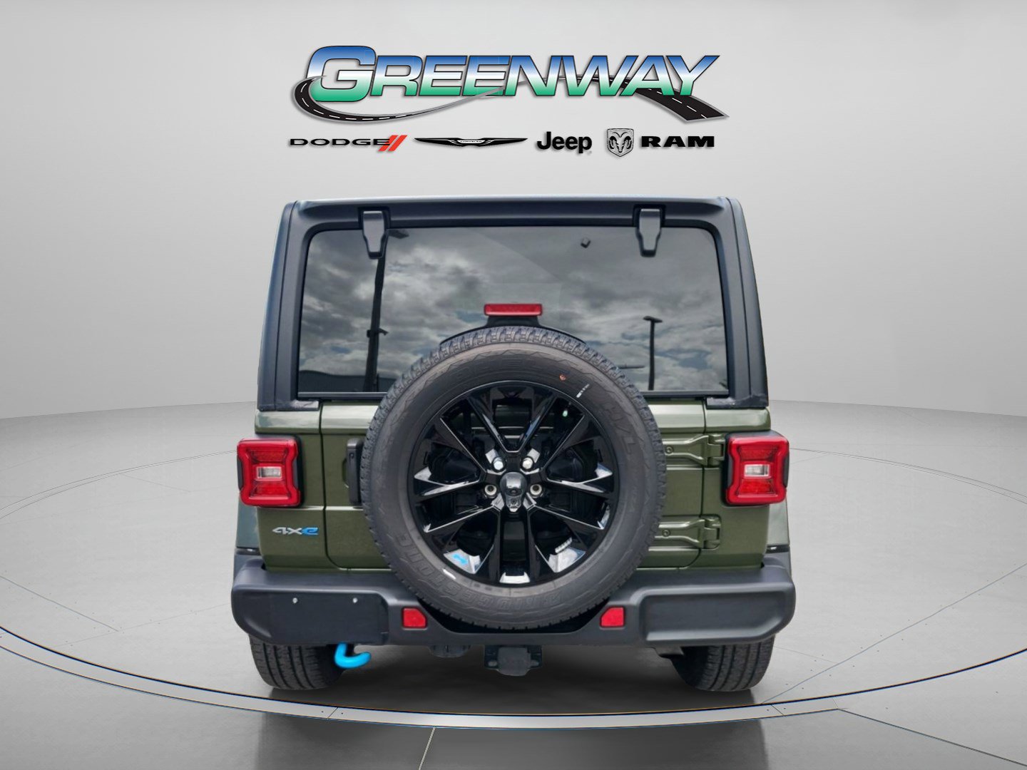 Used 2023 Jeep Wrangler Unlimited Sahara AWD/4WD image 2