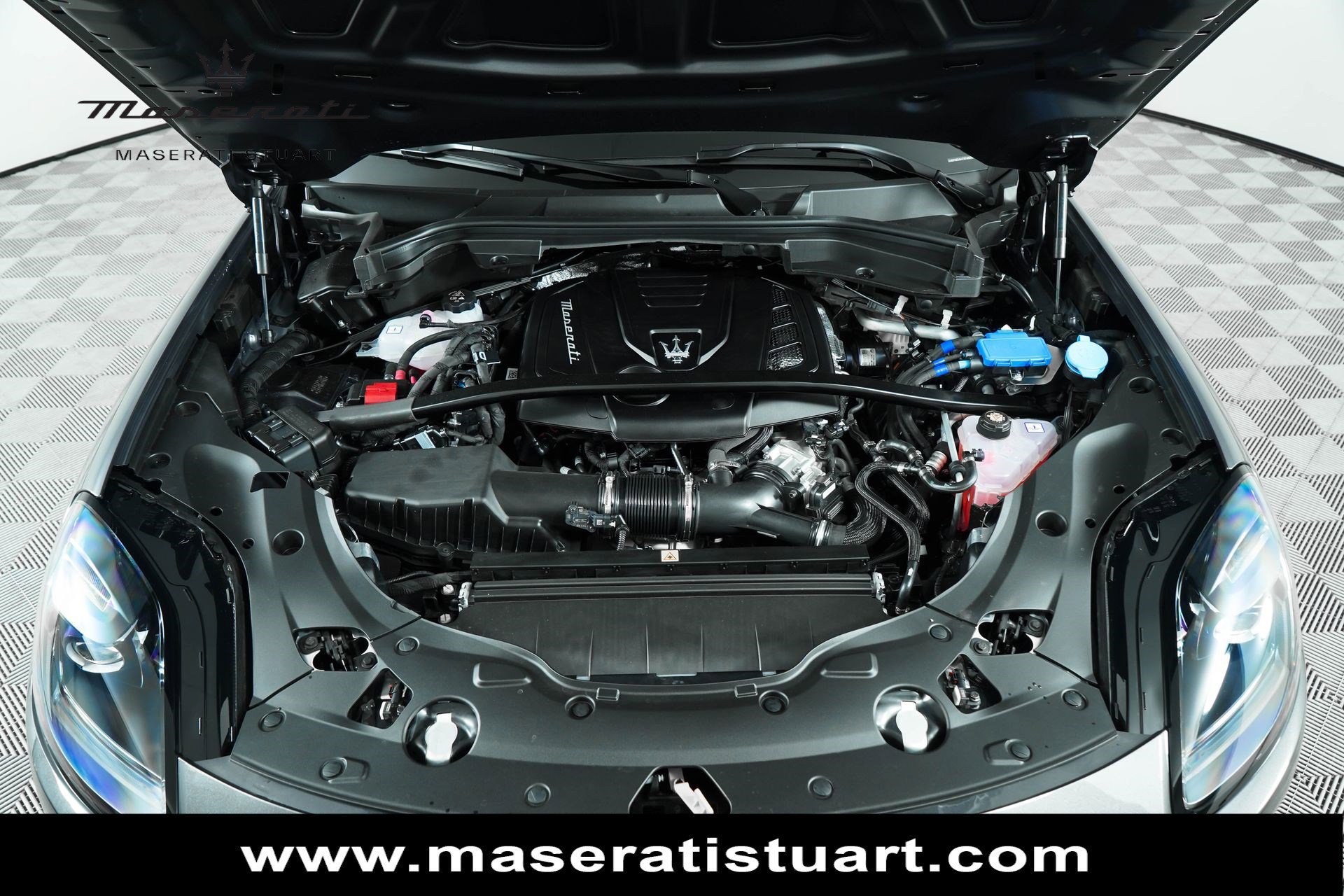 New 2025 Maserati Grecale GT AWD/4WD image 36