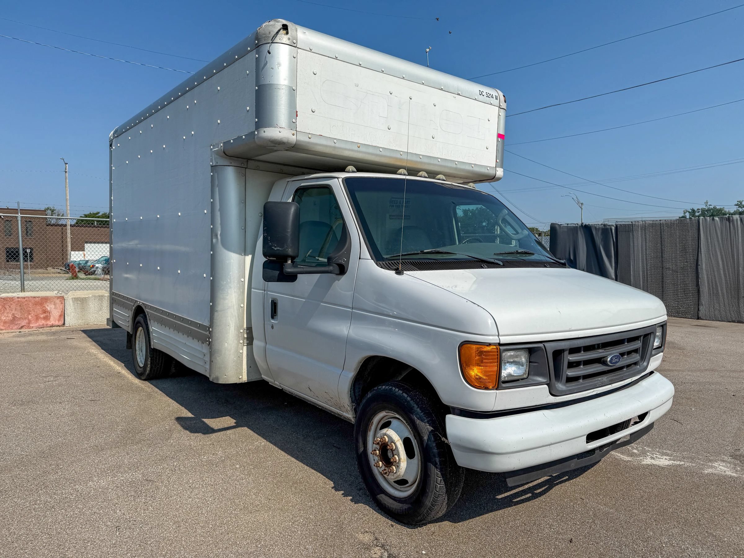 Used 2006 Ford E-450 and Econoline 450 RWD image 1