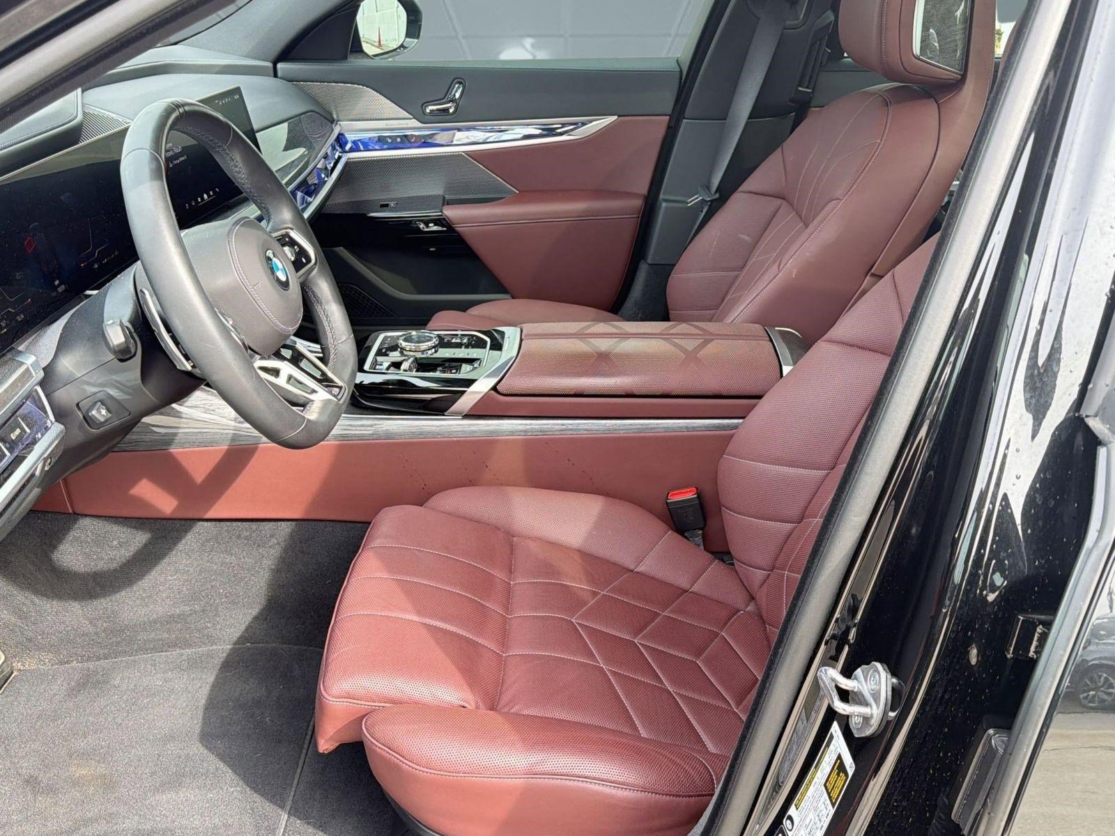 Used 2024 BMW 760i xDrive w/ Executive Package image 5