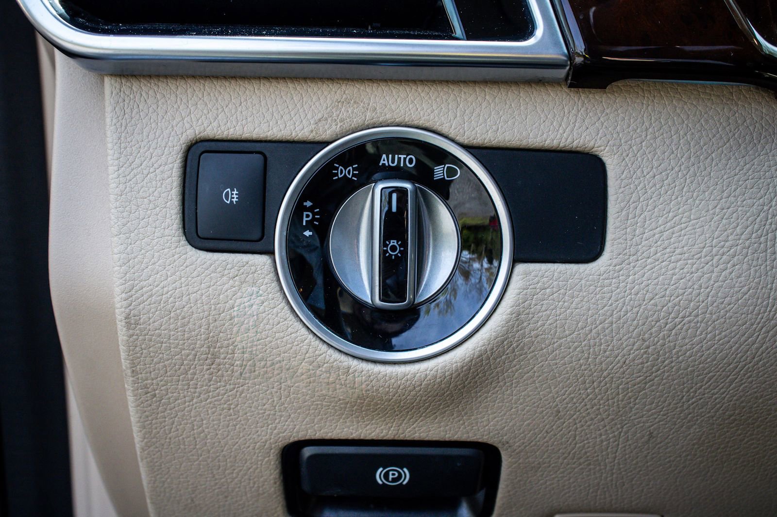 Used 2018 Mercedes-Benz GLE 550e 4MATIC image 17