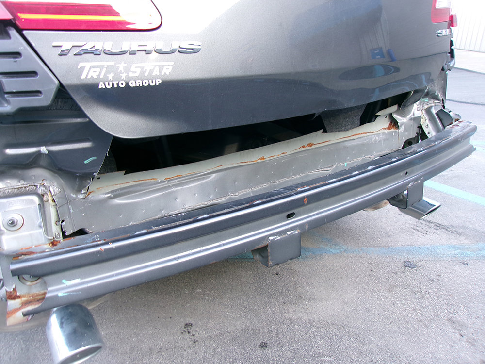 Used 2018 Ford Taurus SEL w/ Equipment Group 201A image 12