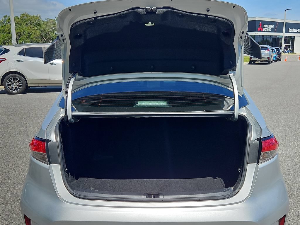 Used 2023 Toyota Corolla LE FWD image 6