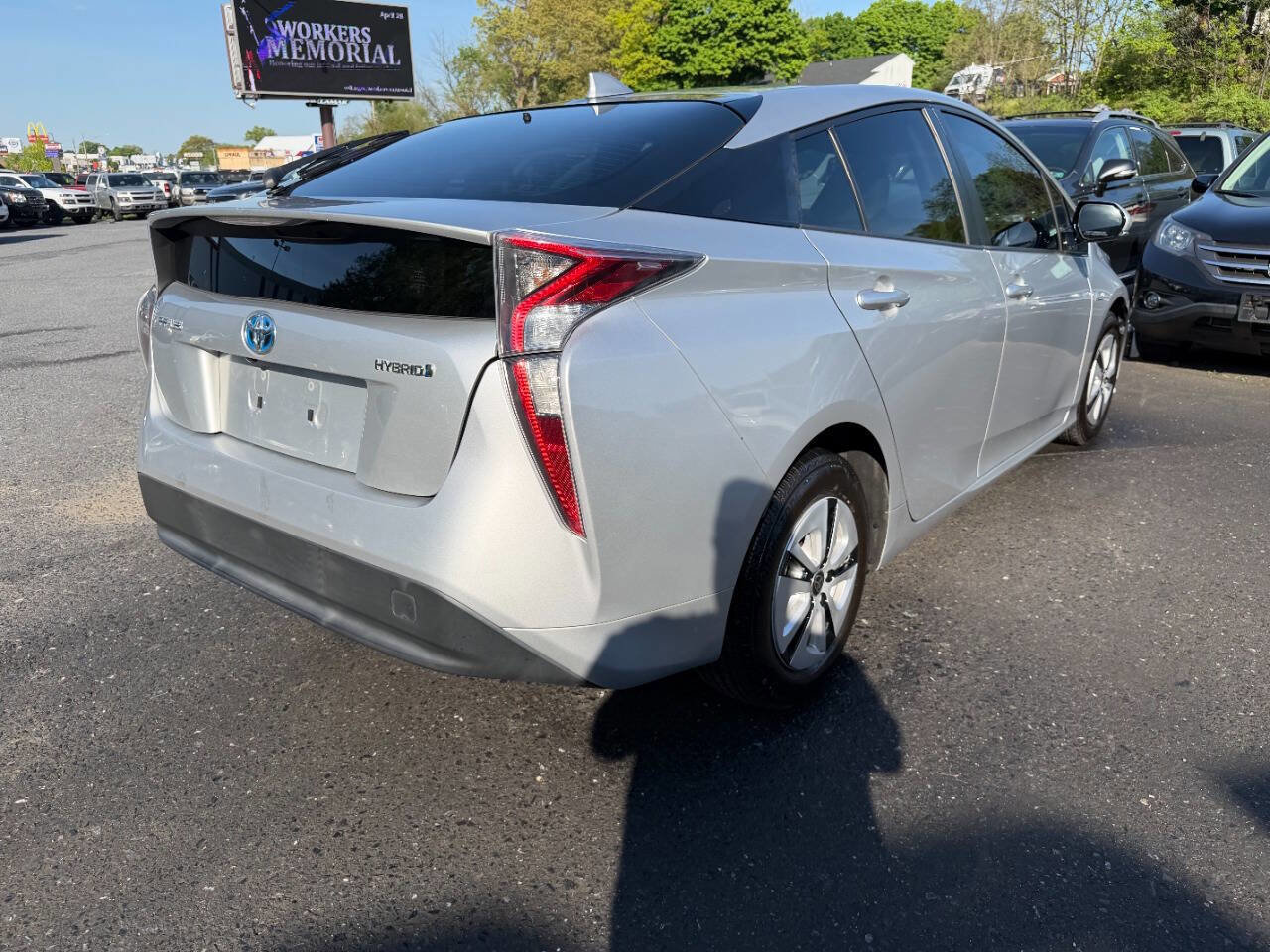 Used 2016 Toyota Prius Four w/ Advanced Technology Package FWD image 9