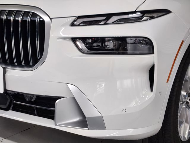 Used 2025 BMW X7 xDrive40i AWD/4WD image 12