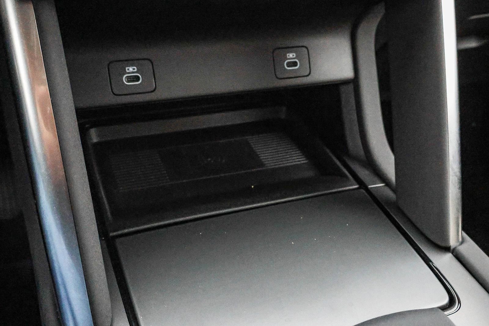 Used 2025 Land Rover Discovery Sport S image 31