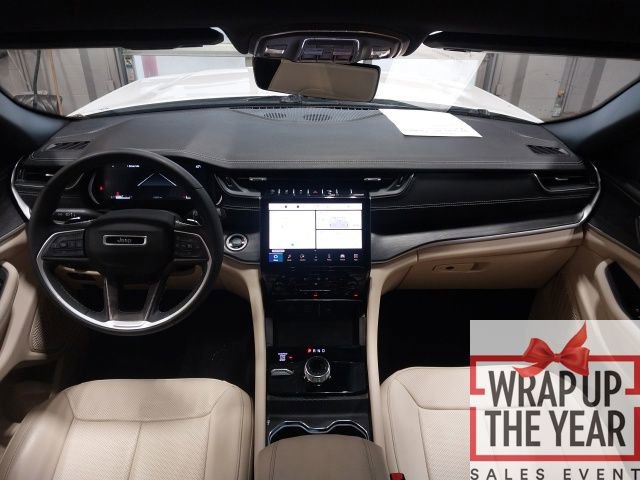 Used 2023 Jeep Grand Cherokee Limited w/ Luxury Tech Group II image 11