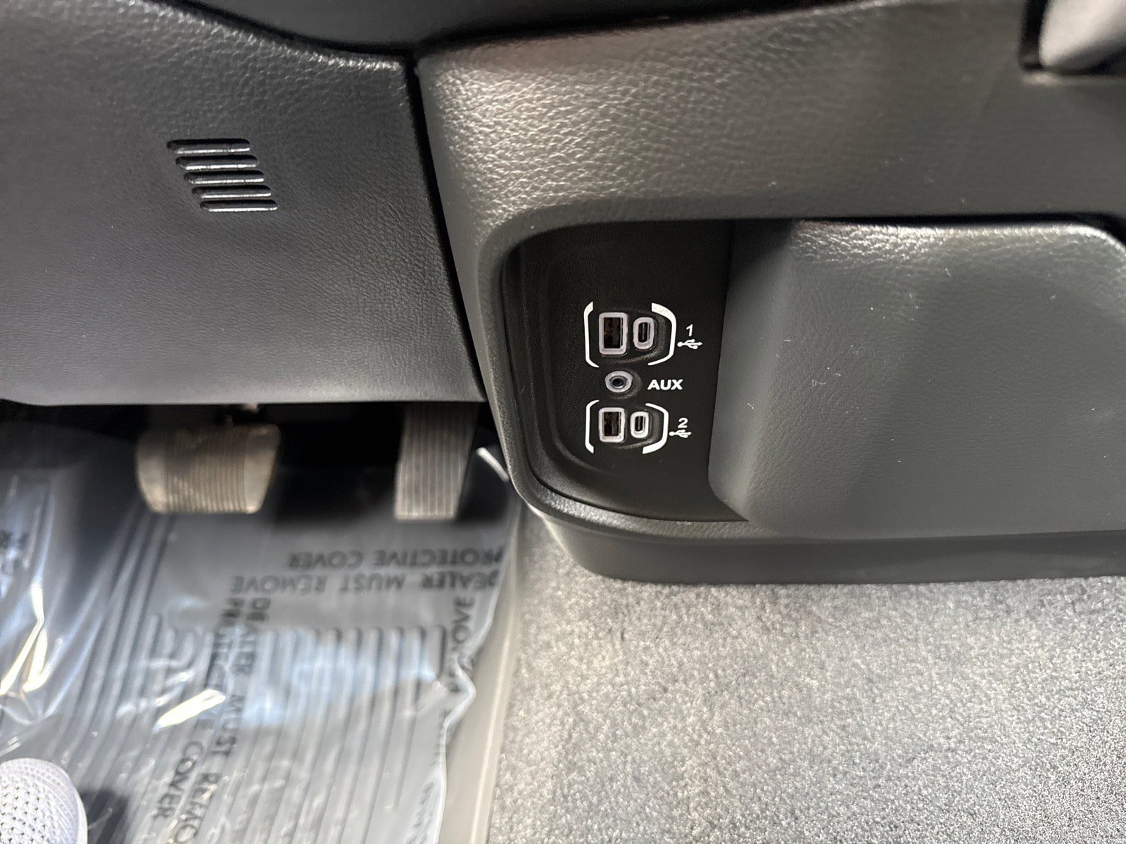 Used 2025 RAM 1500 Laramie w/ Bed Utility Group image 25