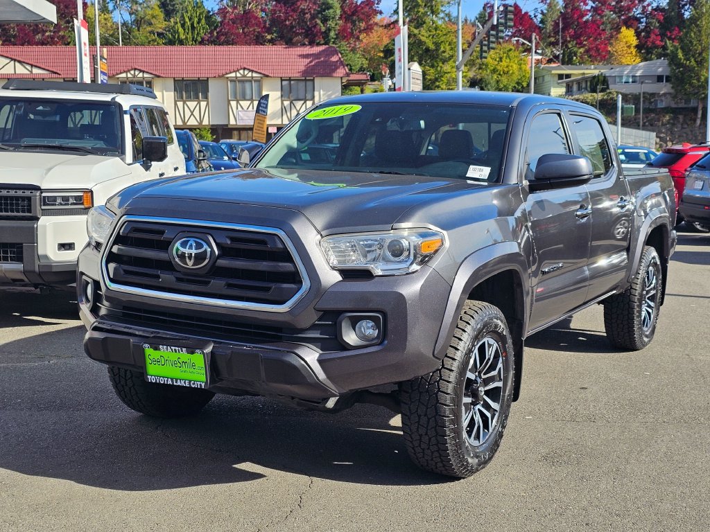 Used 2019 Toyota Tacoma SR5 AWD/4WD image 3