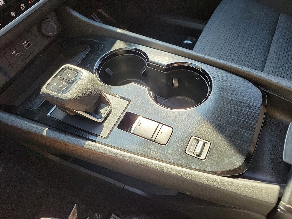 Used 2023 Nissan Rogue SV image 12