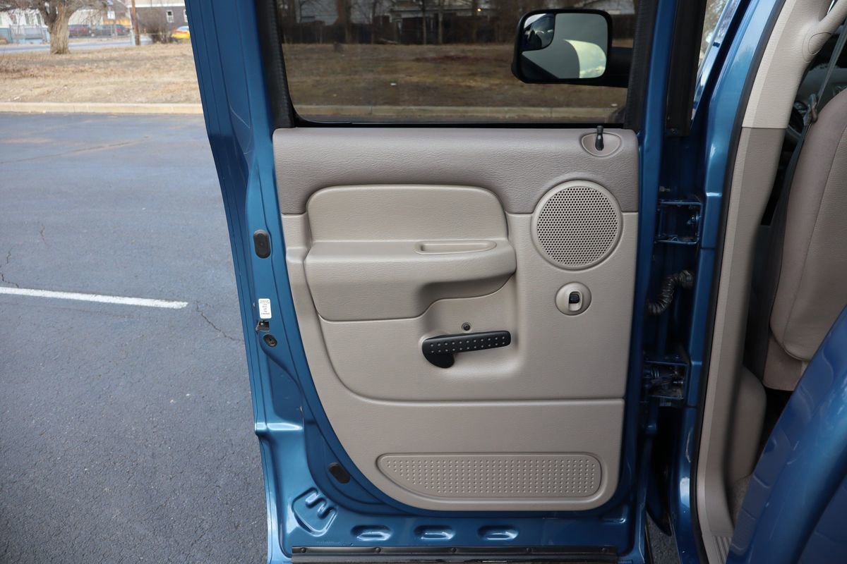 Used 2003 Dodge Ram 2500 Truck ST image 24