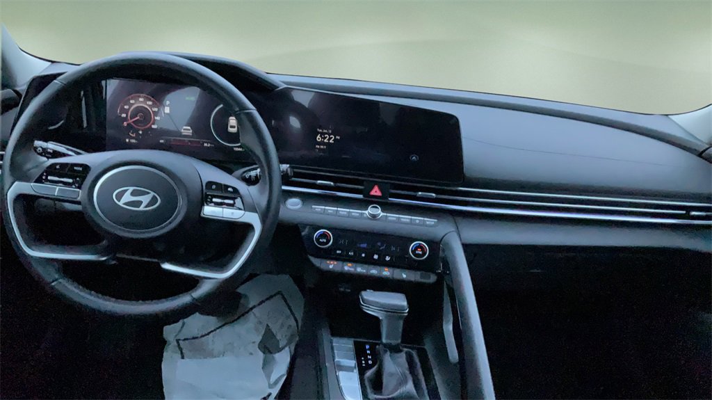 Certified 2024 Hyundai Elantra SEL w/ Convenience Package image 20