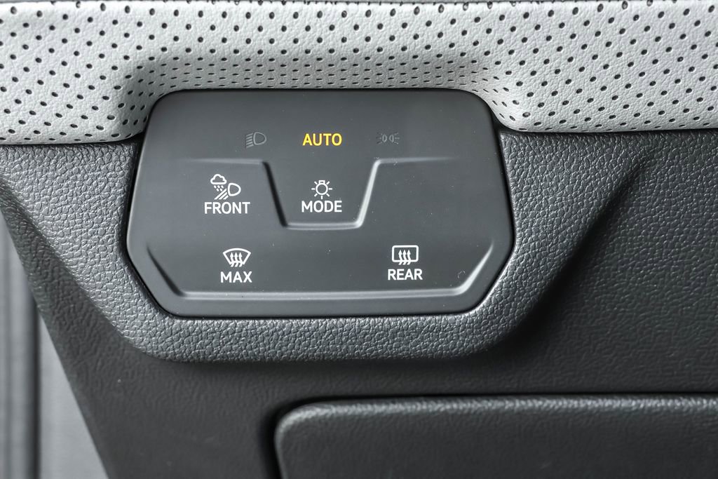 New 2025 Volkswagen Atlas Cross Sport SEL image 24