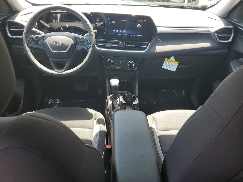 New 2026 Chevrolet TrailBlazer LT w/ Midnight Edition FWD image 11