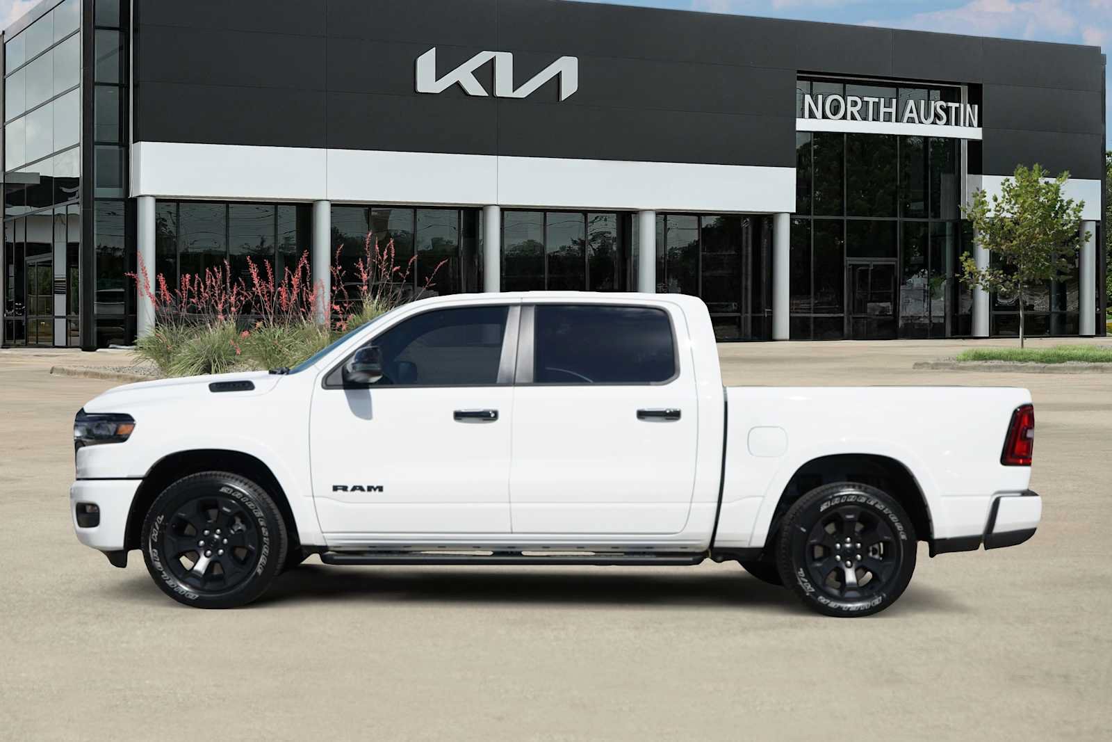 Used 2026 RAM 1500 Lone Star AWD/4WD image 3