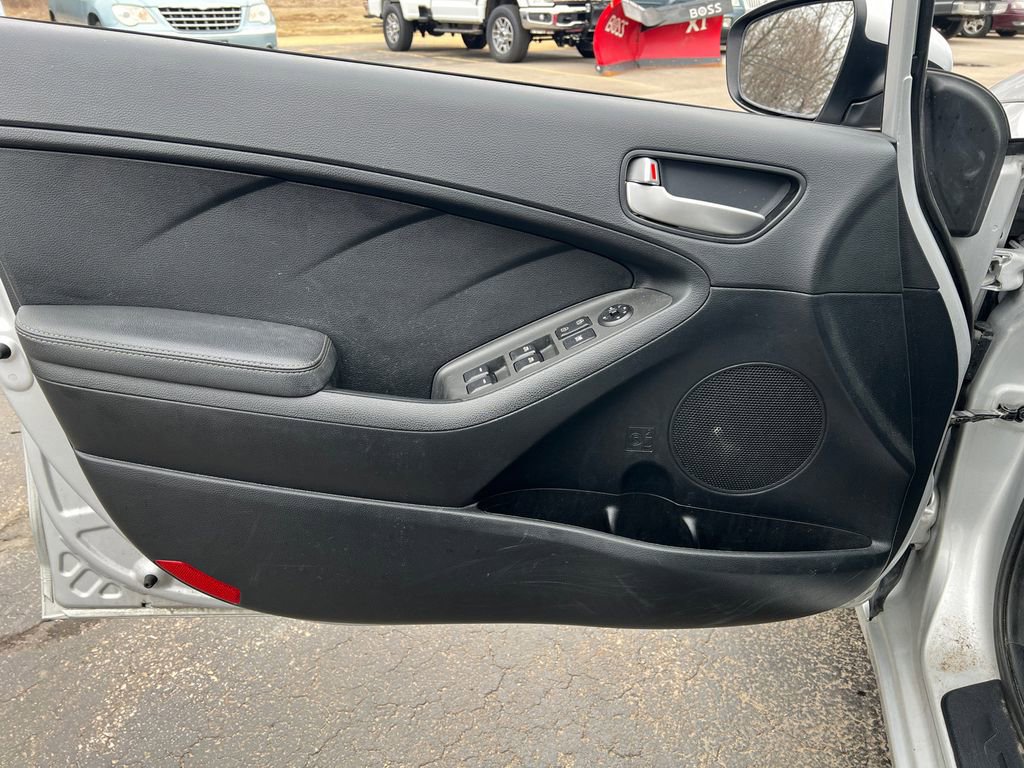 Used 2018 Kia Forte LX image 11