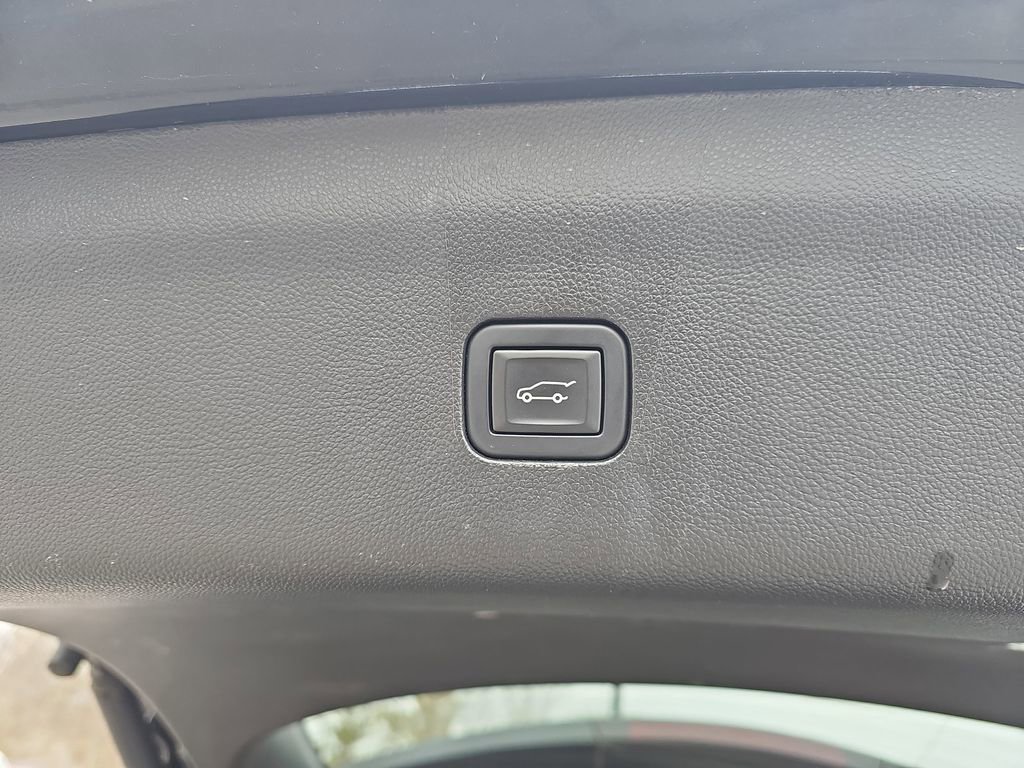 Certified 2023 Buick Enclave Avenir w/ Avenir Technology Package AWD/4WD image 18