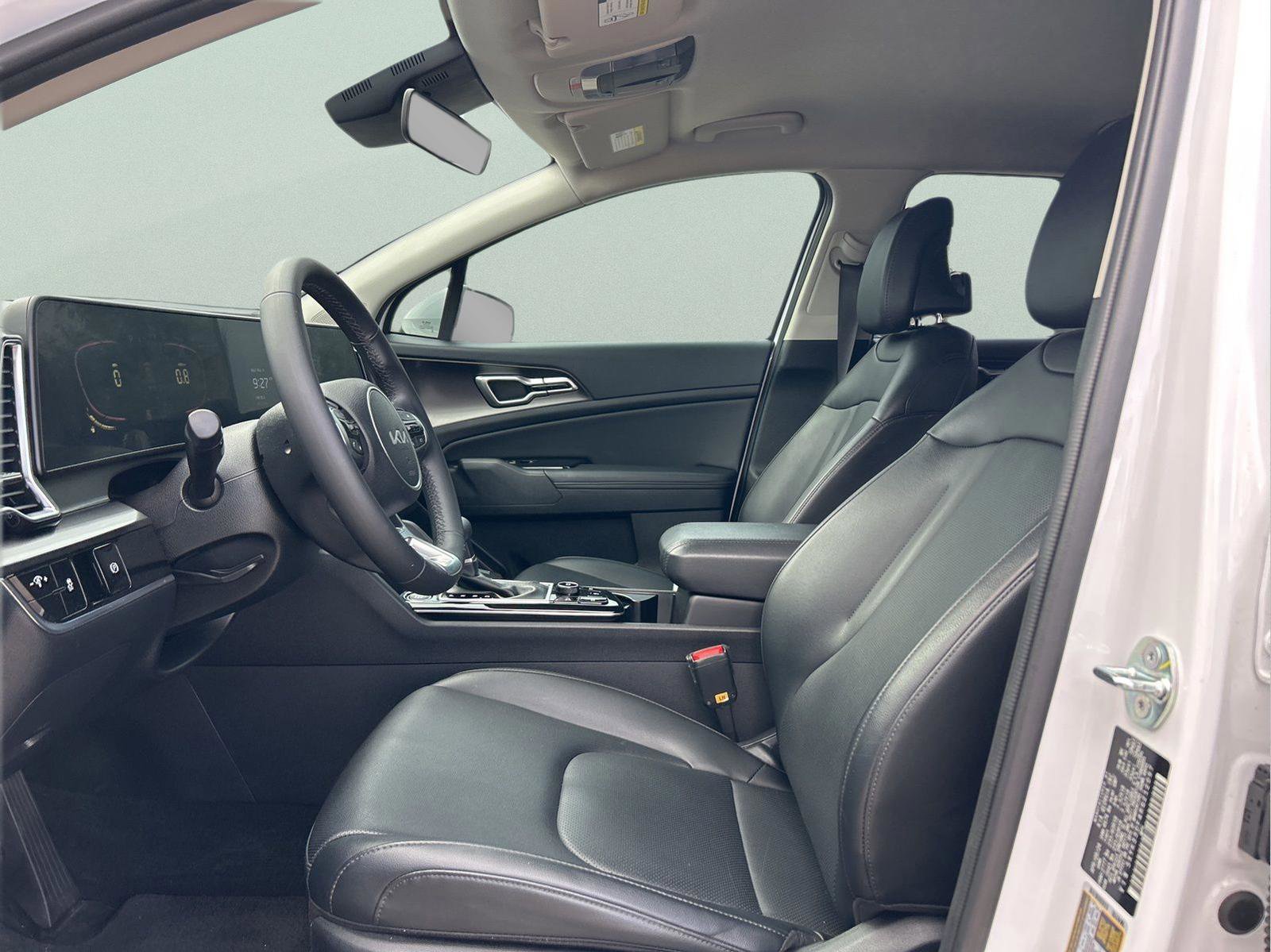 Used 2024 Kia Sportage EX image 8