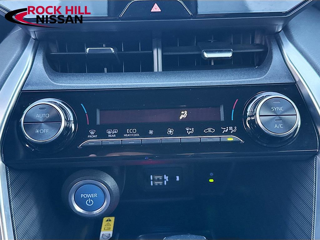 Used 2021 Toyota Venza XLE image 16