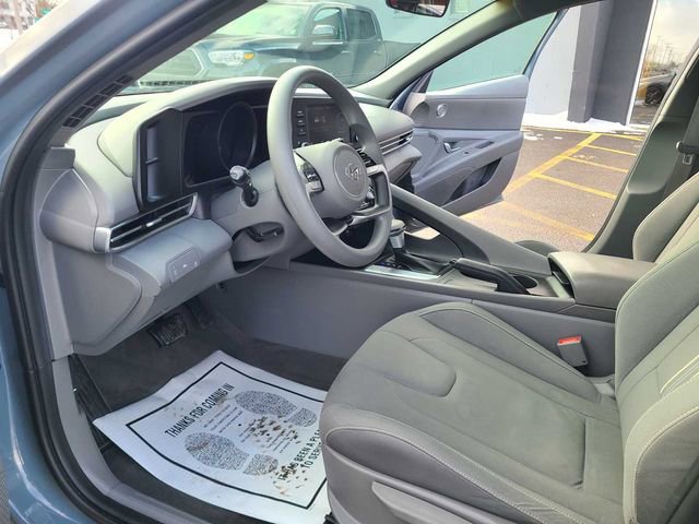Used 2023 Hyundai Elantra SEL image 13