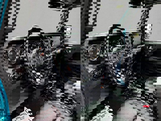 Used 2020 Jeep Wrangler Unlimited Sahara image 14