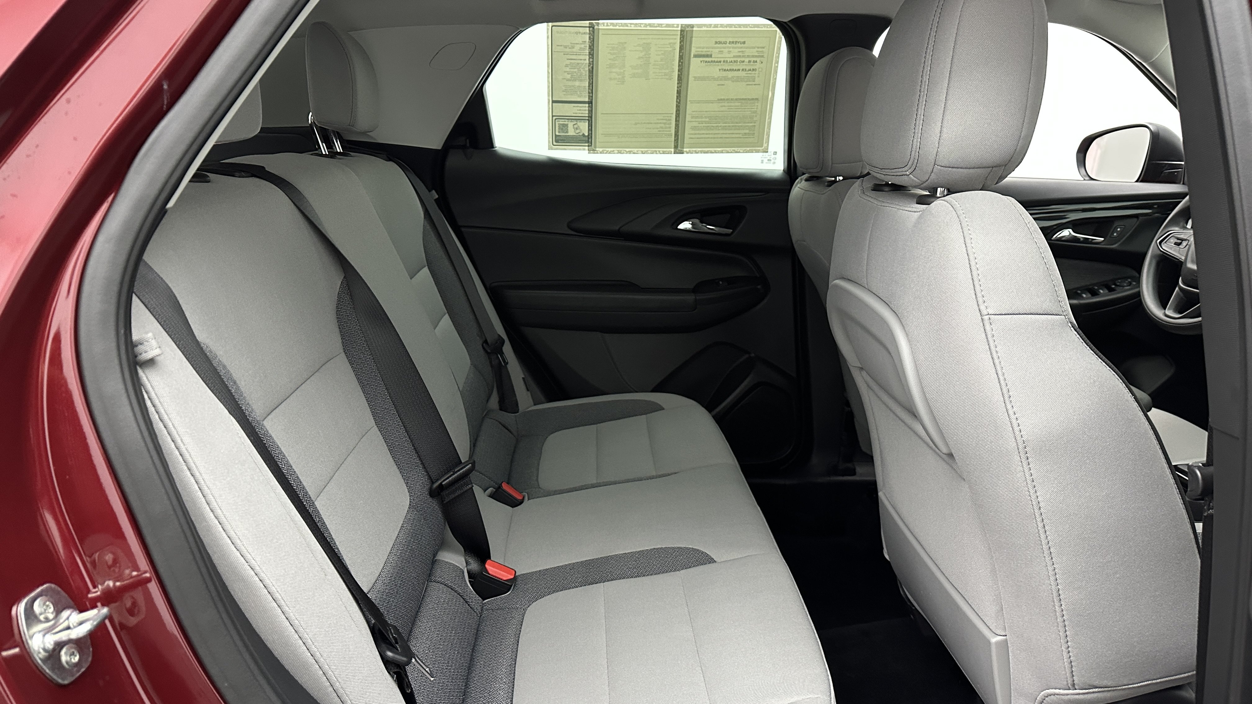Used 2025 Chevrolet TrailBlazer LS AWD/4WD image 29