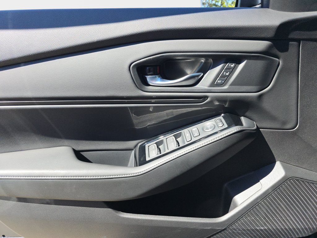 Used 2025 Honda Accord Touring image 21