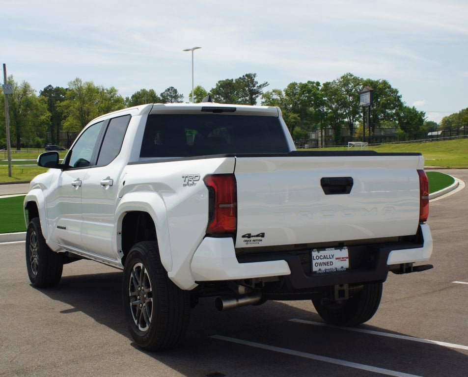 Used 2025 Toyota Tacoma TRD Sport AWD/4WD image 15