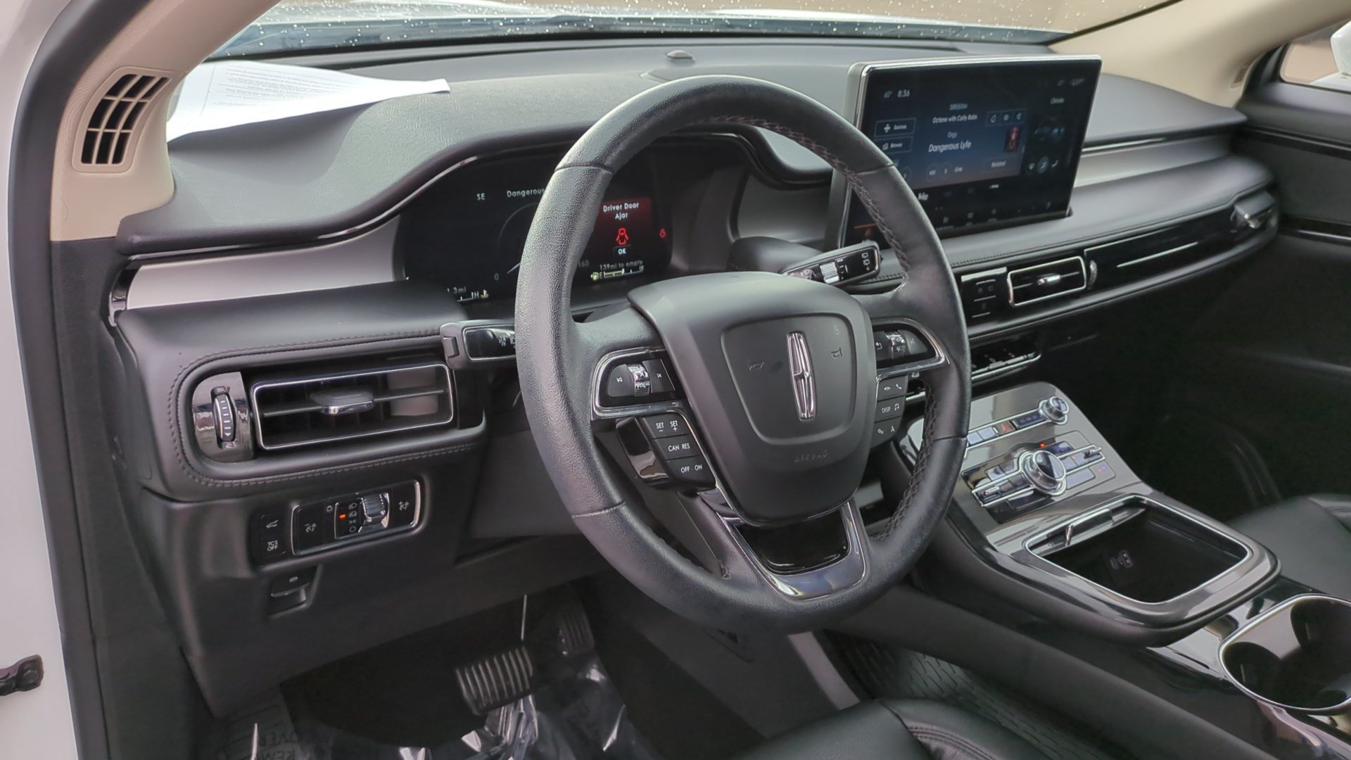 Used 2023 Lincoln Nautilus FWD w/ Premium Package image 14
