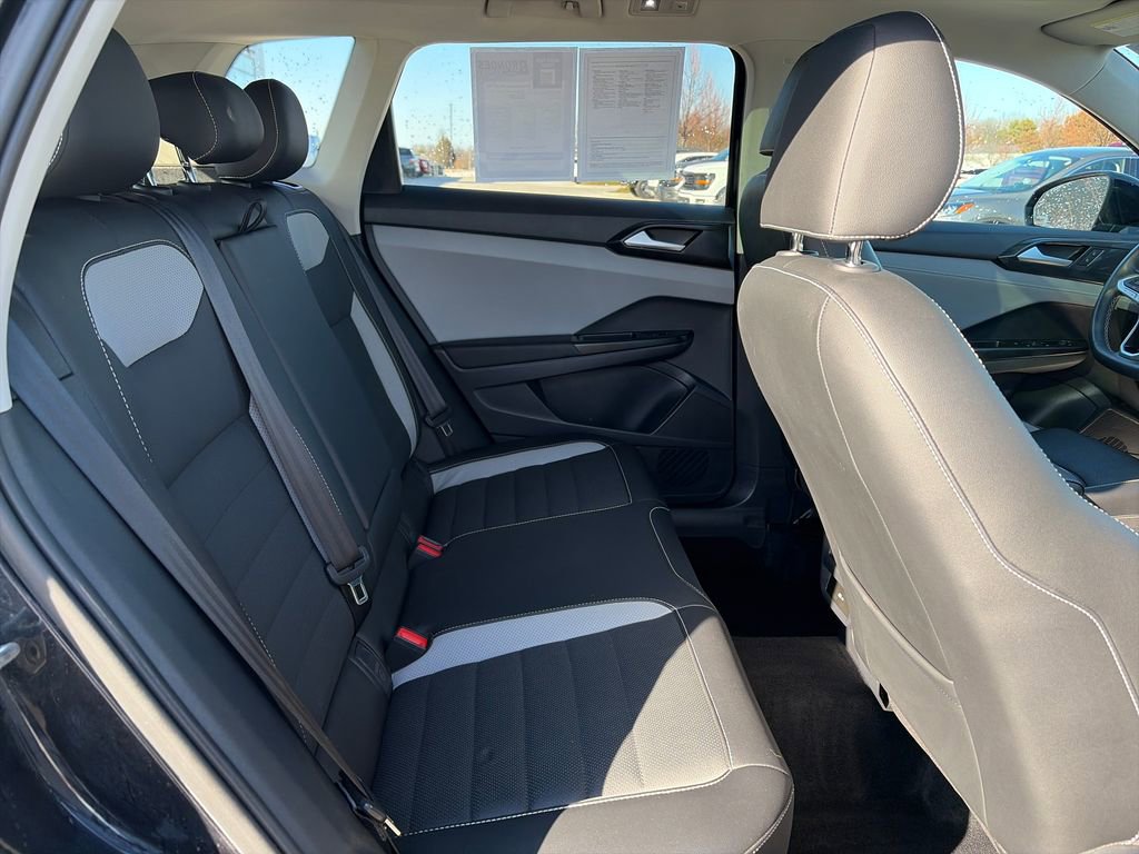 Used 2022 Volkswagen Taos SEL image 34