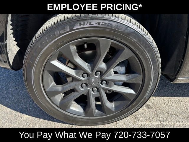 Used 2022 Jeep Grand Cherokee Overland w/ Luxury Tech Group IV AWD/4WD image 11