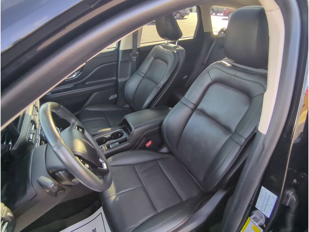 Used 2023 Lincoln Corsair Reserve w/ Equipment Group 201A image 11