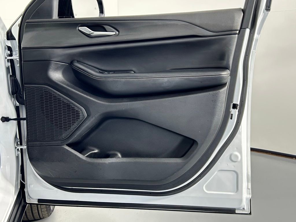 Used 2024 Jeep Grand Cherokee L Laredo image 9