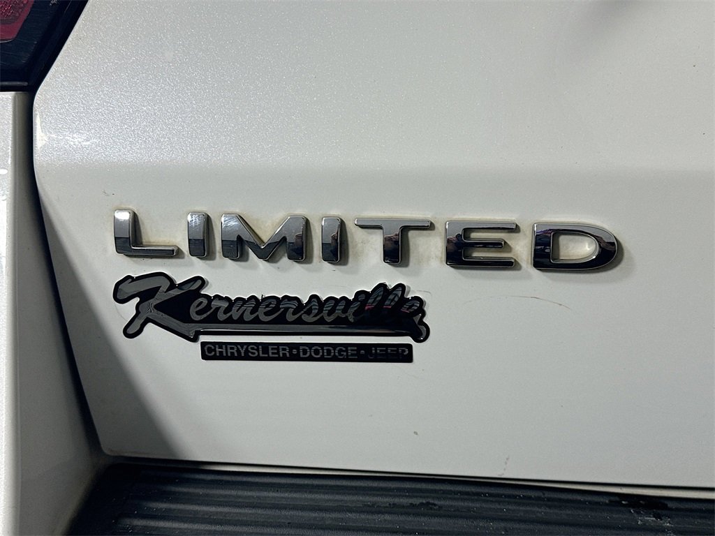Used 2021 Ford Expedition Limited image 29