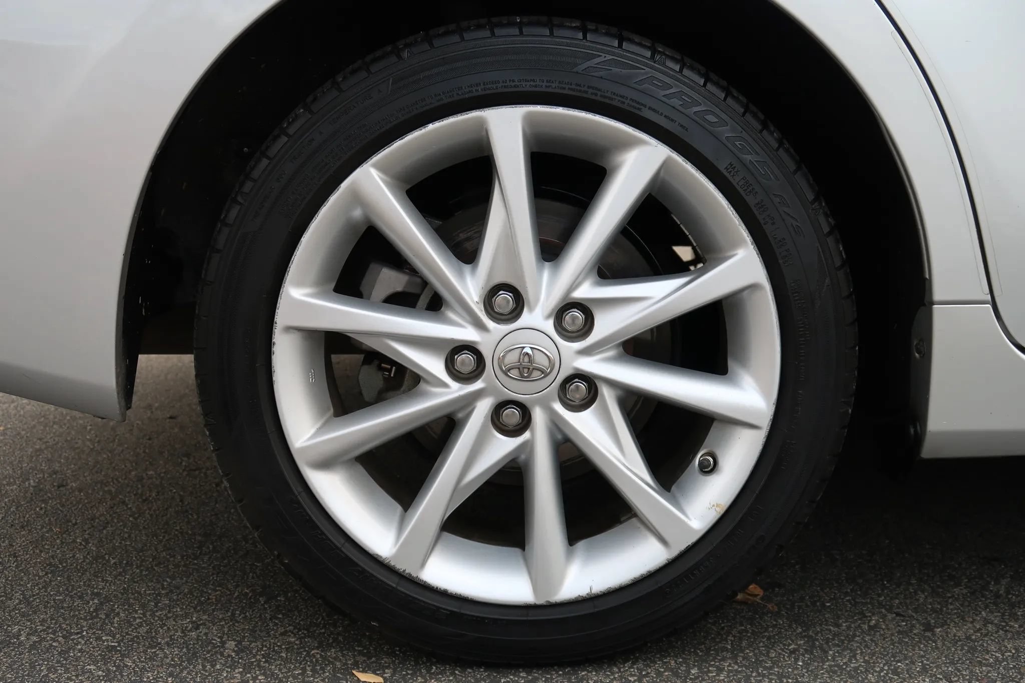 Used 2012 Toyota Prius V Five FWD image 9