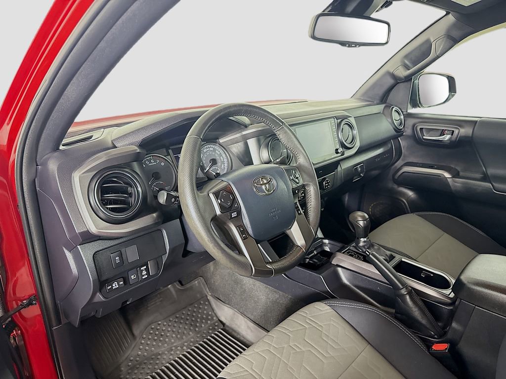 Used 2020 Toyota Tacoma TRD Off-Road image 9