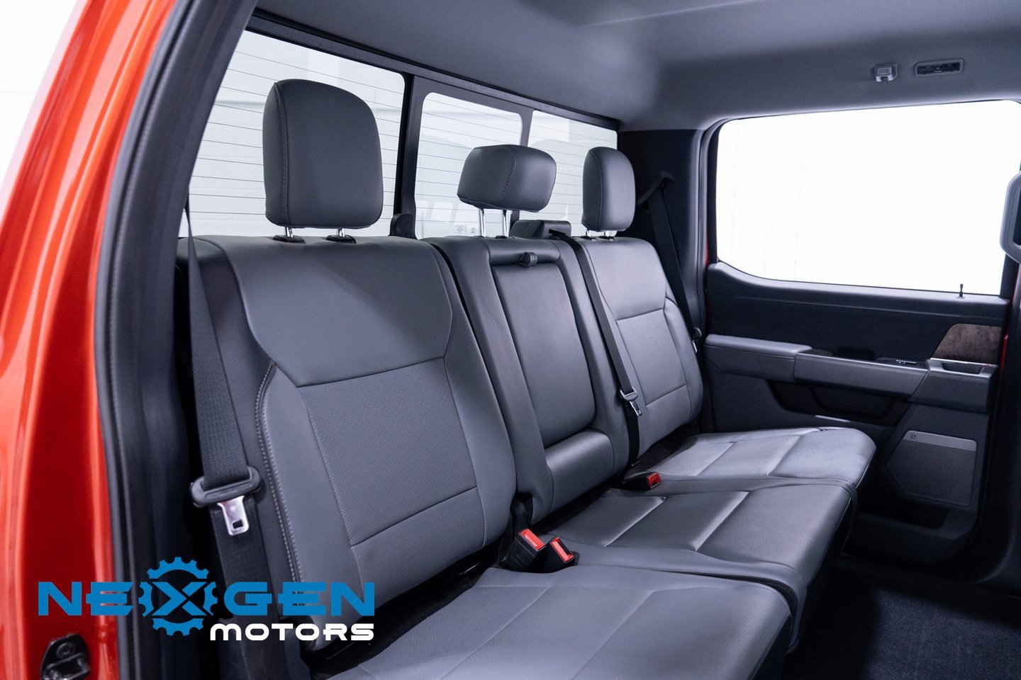 Used 2023 Ford F150 Lariat w/ Trailer Tow Package image 47