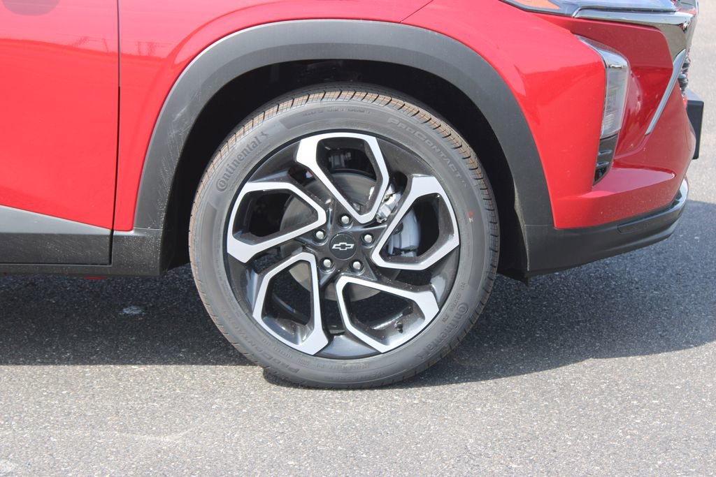 New 2026 Chevrolet Trax RS w/ Sunroof Package image 12