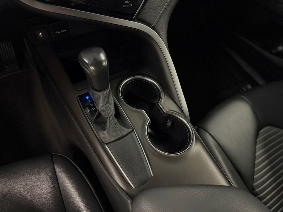 Used 2021 Toyota Camry SE FWD image 19