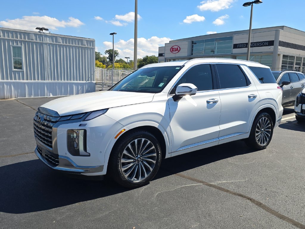 Used 2024 Hyundai Palisade Calligraphy FWD image 5