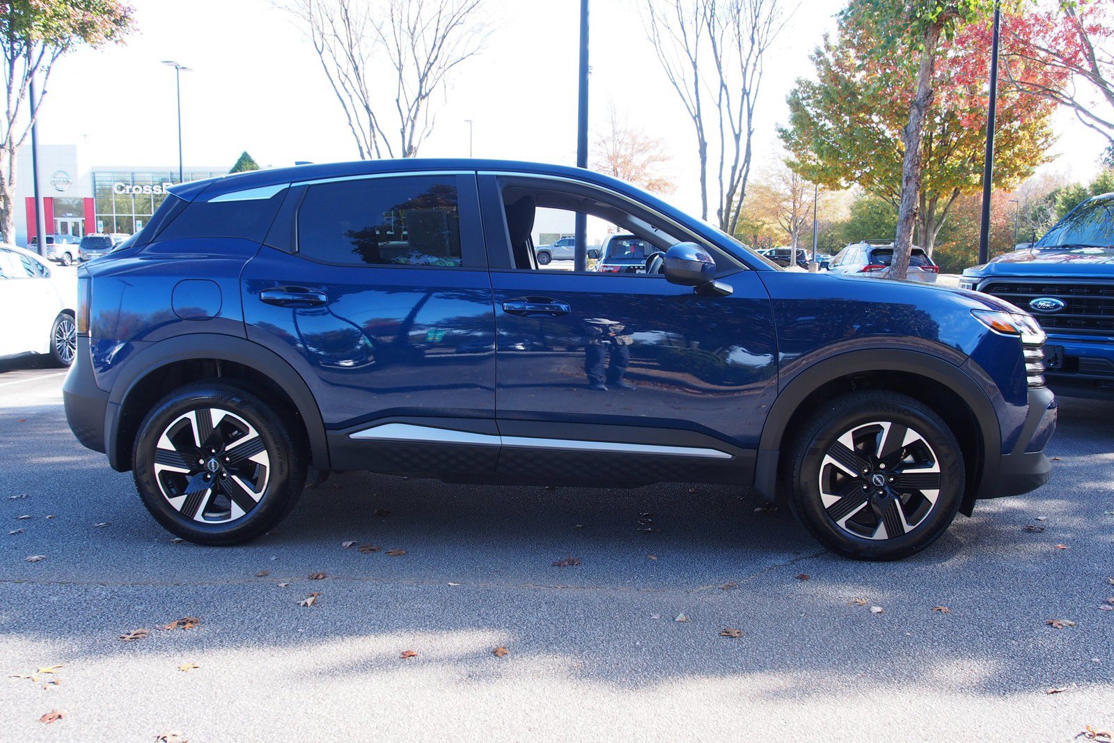 Used 2025 Nissan Kicks SV image 8