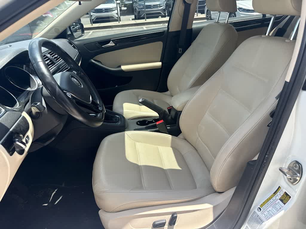 Used 2017 Volkswagen Jetta SEL FWD image 38