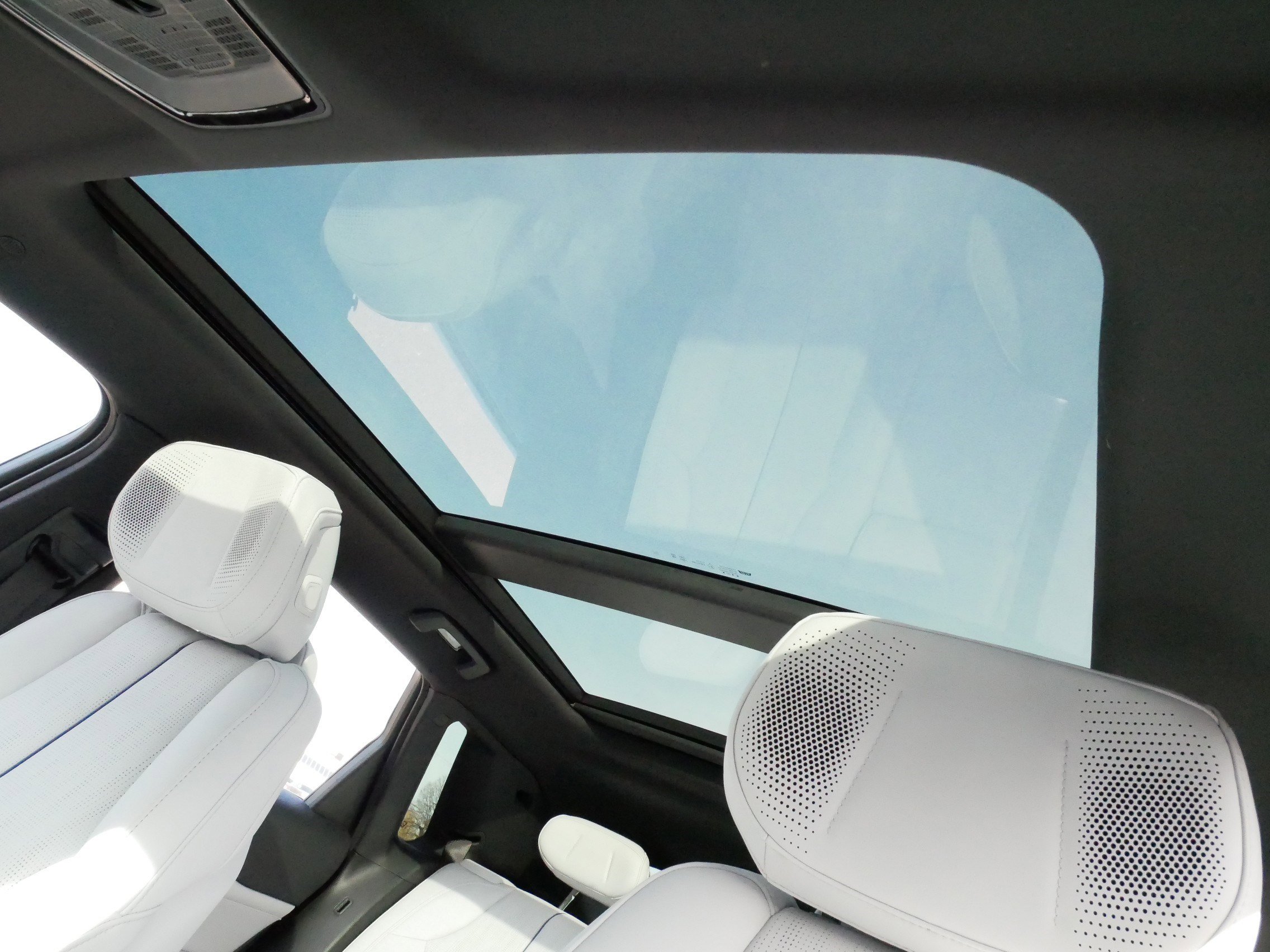 Certified 2024 Cadillac Lyriq Sport image 32