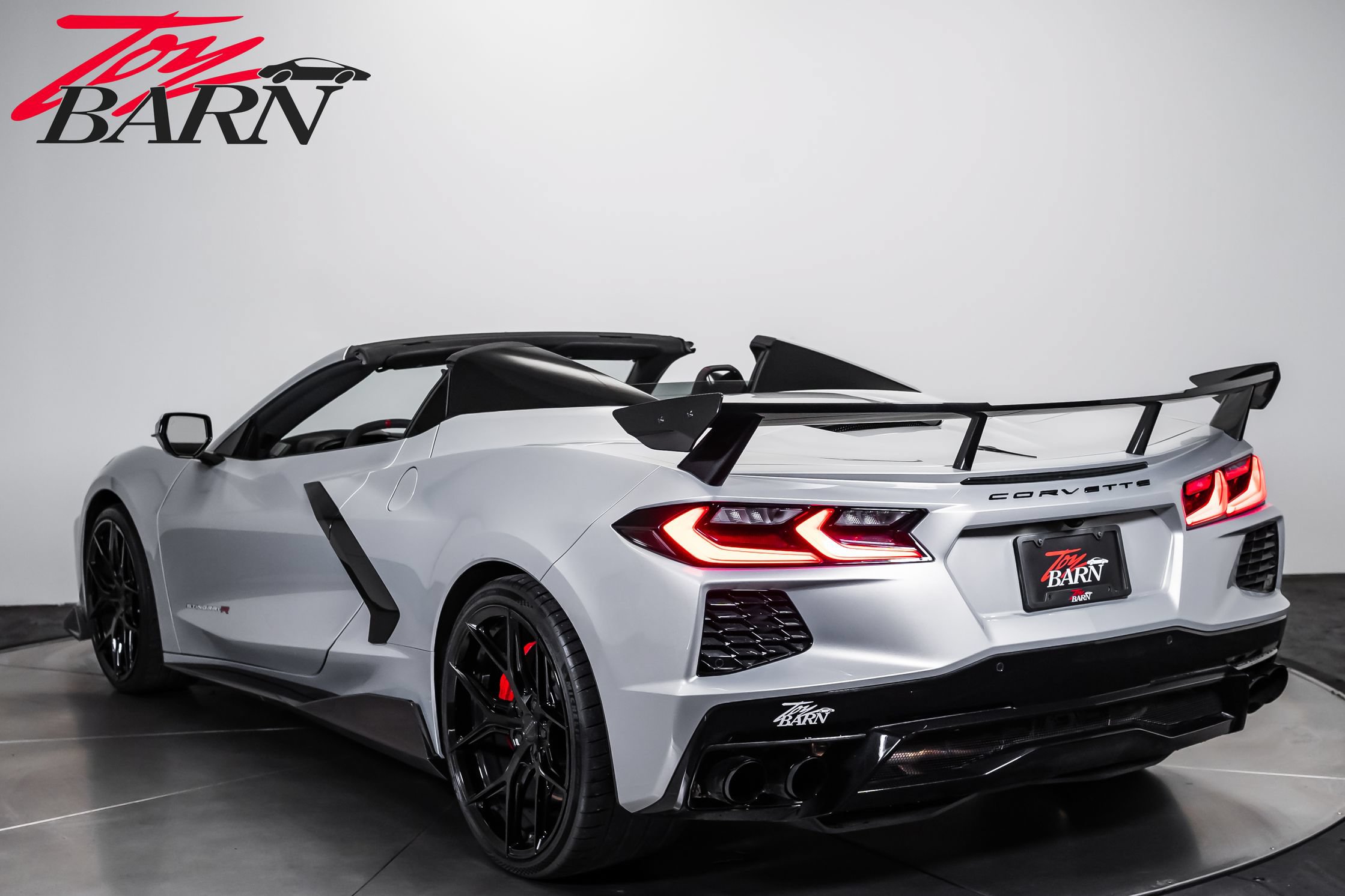Used 2021 Chevrolet Corvette Stingray Premium Conv w/ Z51 Performance Package RWD image 3