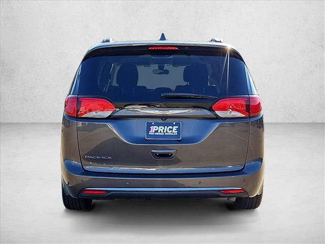 Used 2018 Chrysler Pacifica Touring Plus w/ Tire & Wheel Group FWD image 7