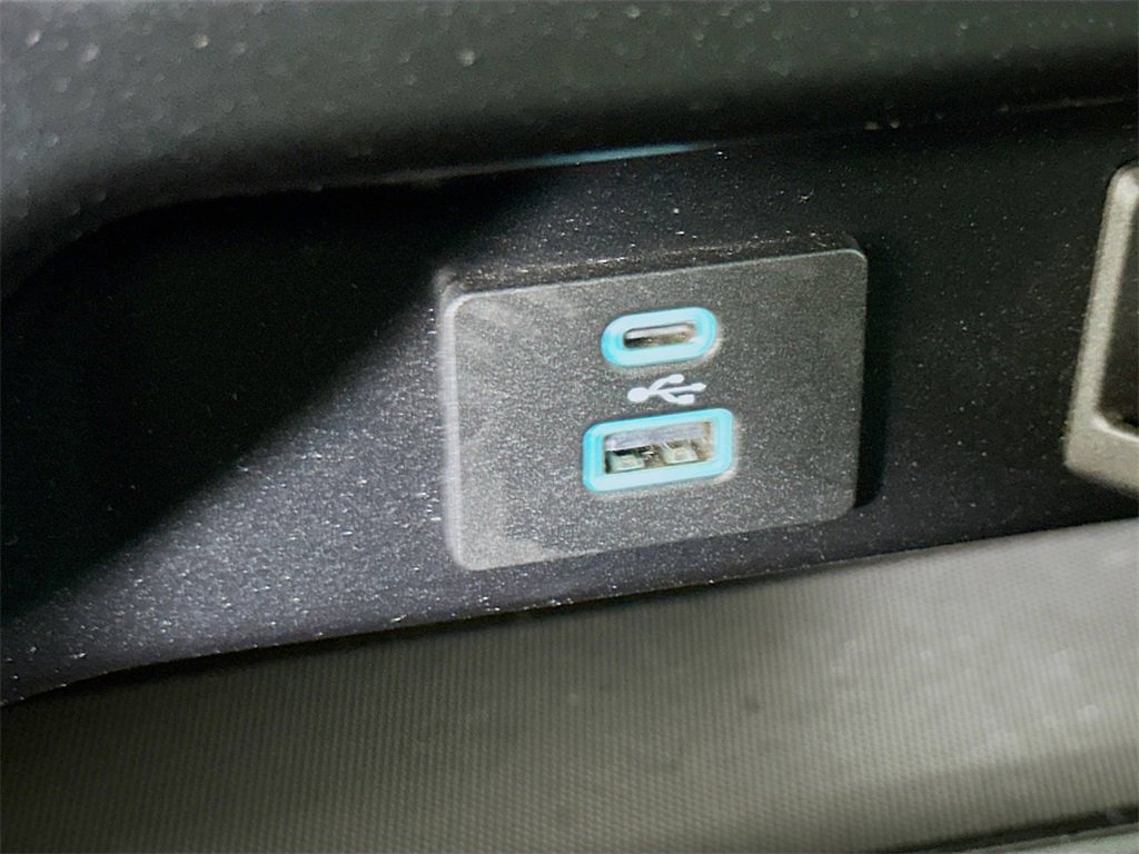 Used 2023 Ford F150 XLT w/ XTR Package image 31